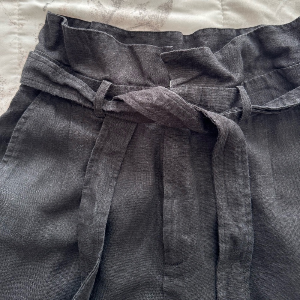 Reformation Castel High-Waisted Black paper bag Shorts with pockets, size 0 USA - Picture 12 of 16